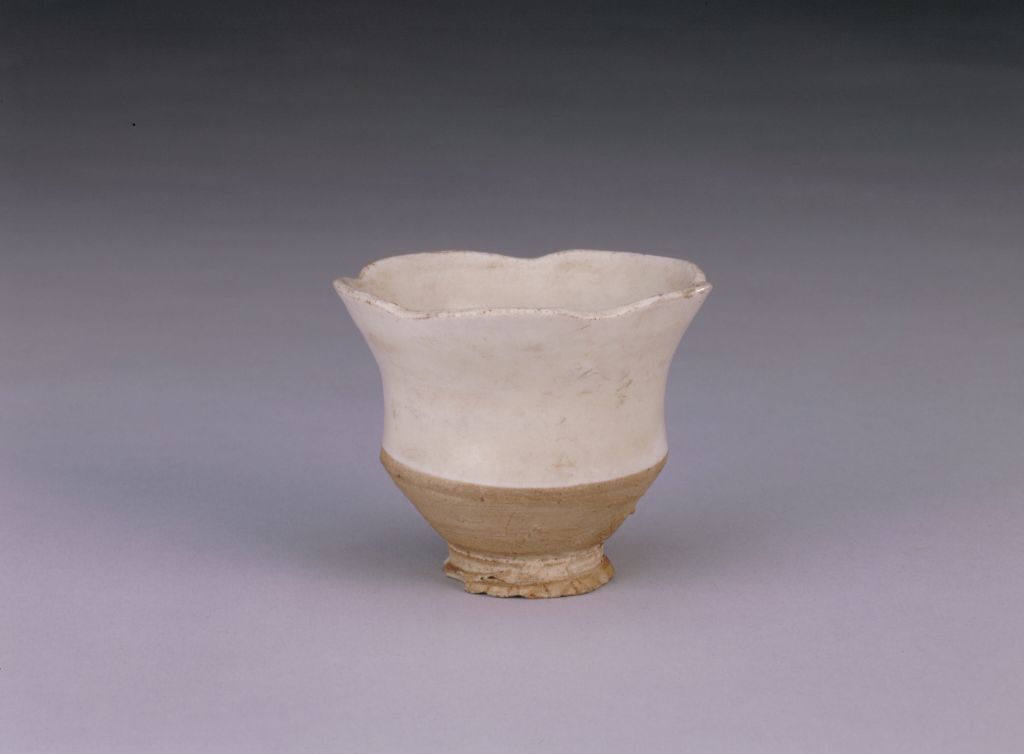 图片[1]-White-glazed sunflower cup-China Archive